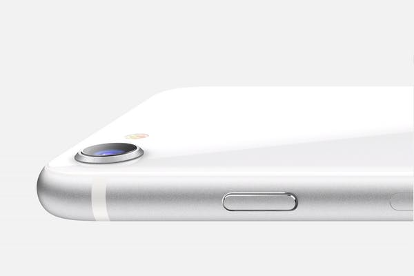 iPhone SE camera in white