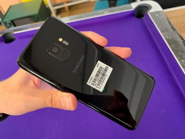 nearly new Galaxy S9
