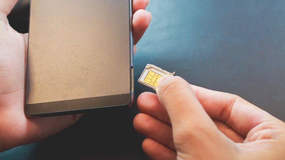hero-homepage-mobile-phone-sim.jpg