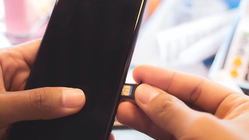 hero-homepage-nano-mobile-sim.jpg