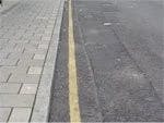 Single yellow line.