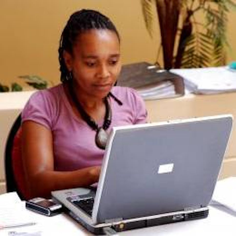 womanoncomputer