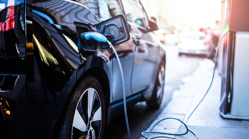 hero-green-electric-car-travel-transport.jpg