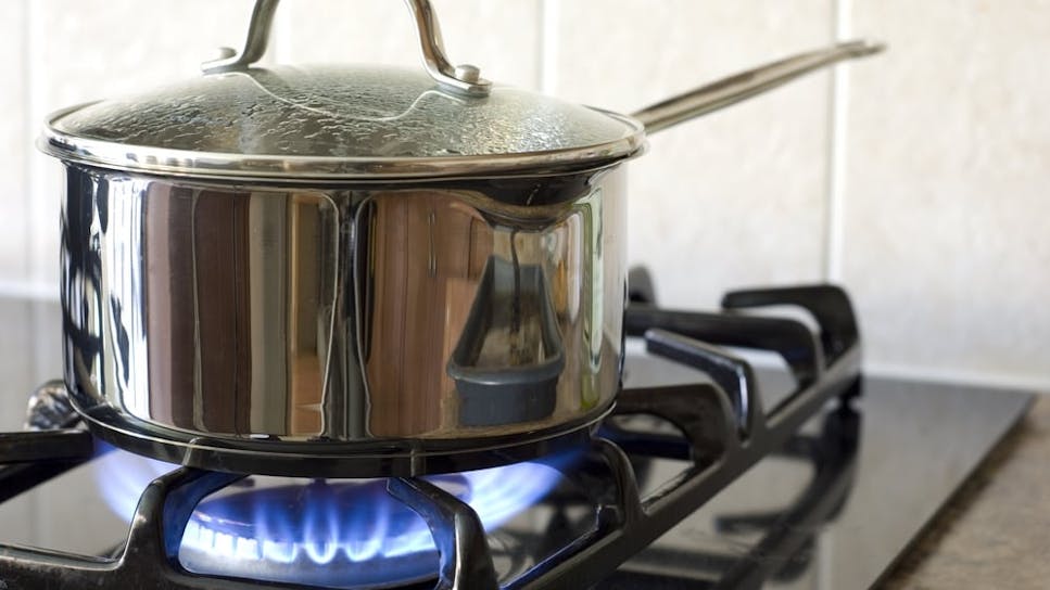 hero-homepage-gas-stove-hob-oven-saucepan-pan-cooking-energy.jpg