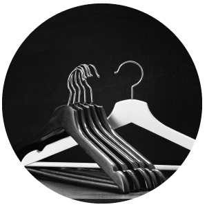 img-metal-hangers.png