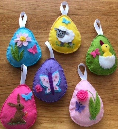 easter-hanging-decorations.png