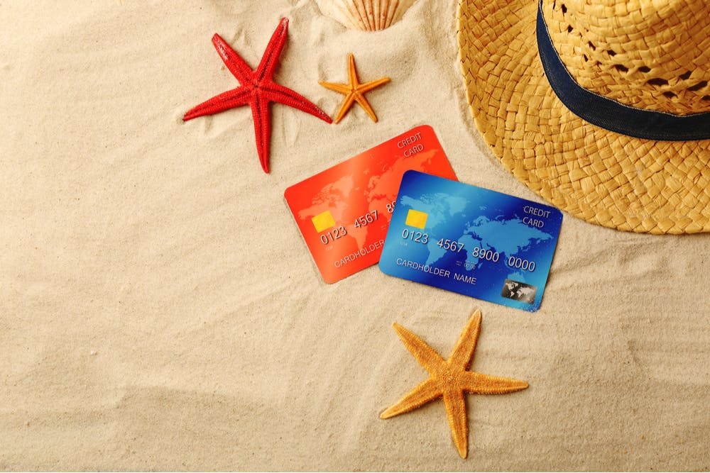 igd-hero-travel-credit-cards-beach.png