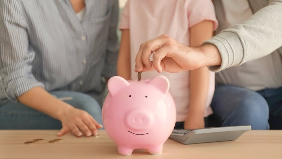 hero-homepage-savings-family-child.jpg