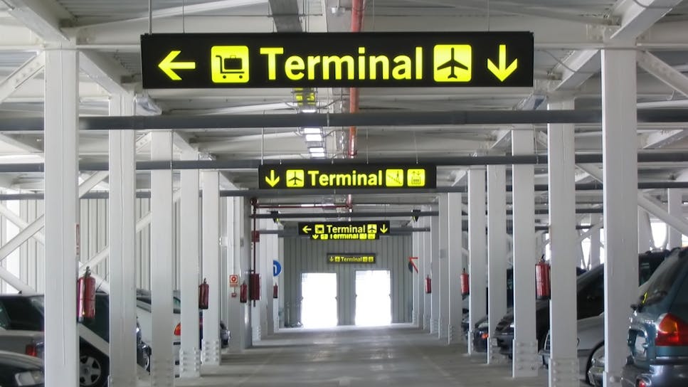 hero-homepage-airport-car-parking-signs-flights.jpg