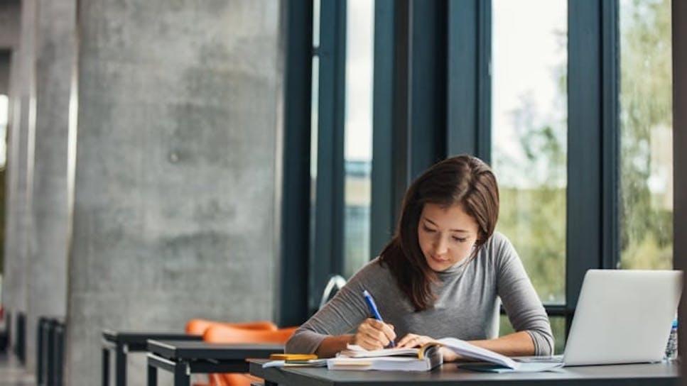 hero-students-part-time.jpg